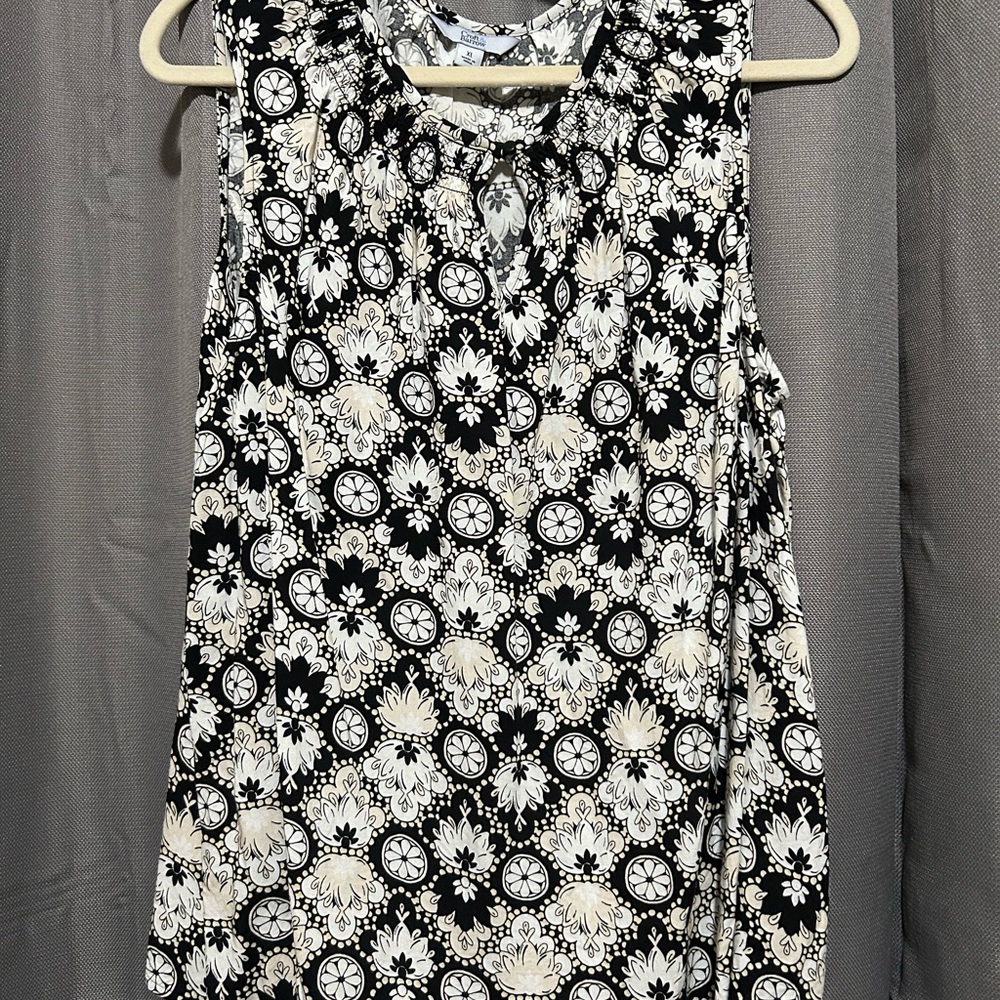 Floral Black & White Sleeveless Top